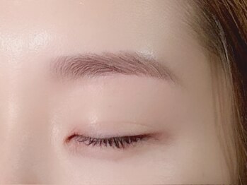 メメピュア 豊中(me me pure)の写真/美人度UP！眉ワックスならラインが引き立ち垢抜け顔に◎骨格に合わせた黄金比率！メイクアドバイス付♪