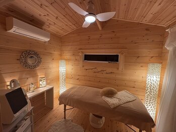 ムーンボウ(Moonbow)/灯りが優しく照らす癒し空間