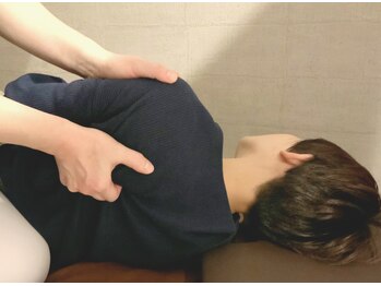 ア ニュームーン 京都烏丸店(a New Moon)/肩首に