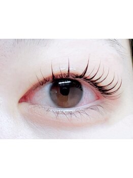 ナチュラル上品な目元にしたい