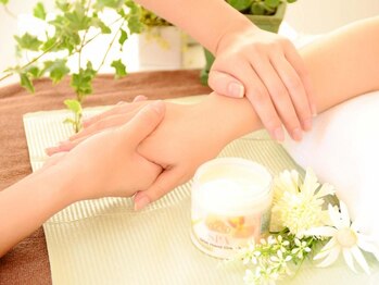 プリナチュール 恵比寿店の写真/【指先をもっと綺麗に魅せたい!】ネイルケア専門店だからこそ健康的かつ爪本来の美しさで"魅せる指先"に♪