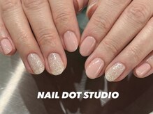 ネイルドットスタジオ 堺筋本町(NAIL DOT STUDIO)/ちゅるんピンクにキラっとラメ