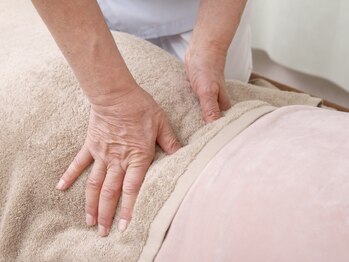 新整体館の写真/【腰回りの辛さをスピーディーに解消】延べ8万人以上の実績、ベテラン整体にお任せ。