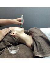 ゼニスビューティー(Zenith Beauty)/Step4*2剤をブラシで塗布