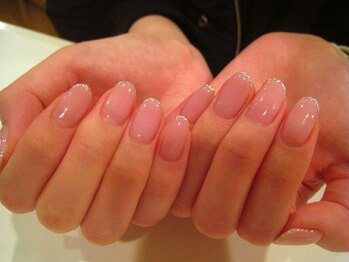 シンプル美しいネイル