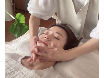 アイノア(ainoa)/小顔ケア