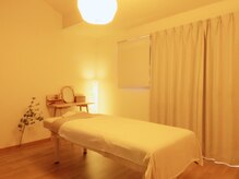 ユープラス(U Plus)の雰囲気（落ち着く空間に仕上げた店内。アロマの香りが広がる癒しの時間。）