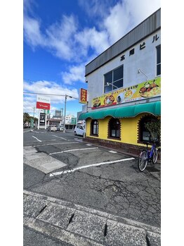 ラヴェール(LOVEiL)/【2】左手にMUMAのカレー屋さん