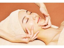 『クレンジング＆オイルトリートメント』で血行促進。美容成分を吸収しやすい肌状態にします♪