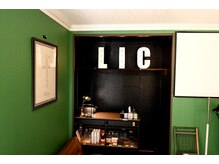 エルアイシービューティーサロン(L.I.C Beauty Salon)の雰囲気（DIYで作り上げたレジカウンター。）