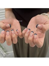 ルーヴル(LOUVRE)/ネイビー×French nail♪