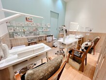 オリーブス バイ ネオリーブ(Olive's by neolive)の雰囲気（ネイルブースと奥にはアイとネイル合同のブースもあり同時も◎）