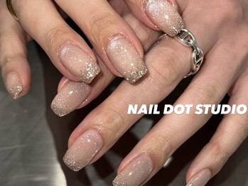 ネイルドットスタジオ 堺筋本町(NAIL DOT STUDIO)/ギラッとマグにフラッシュグラデ