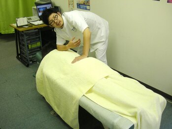 札幌中央整体院 札幌駅前院/肩のほぐし