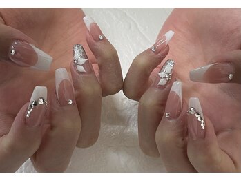 ネイルズフォーユー(Nails 4 U)/フレンチ&フラワー