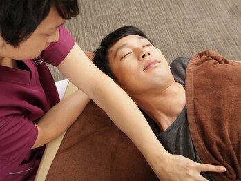 げんき堂整骨院 鍼灸院 ゲンキプラス 上板橋(GENKI Plus)の写真/【肩甲骨×全身調整】岩のようなガチガチの首肩!豊富な知識×自慢の高技術でコリを改善!