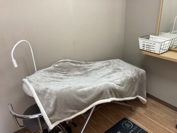 エイチアンドコー(H&Co.)の写真/東区の小さな美容室でまつげパーマ/マツエクが受けられる◎経験豊富なオーナーによる施術で理想の目元に♪