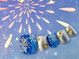 夜空に咲く花火ネイル
