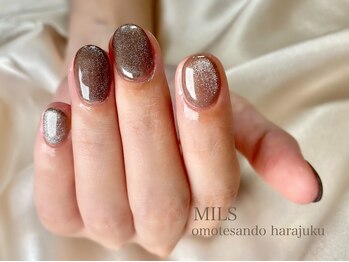 ミルズ オモテサンドウ(MILS omotesando)/デザインマグネット(ブラウン)