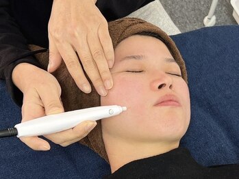 エステサロン オパール(OPALE)の写真/【シミケア◆美容機器オセロ登場】4つの機能で気になるシミにピンポイントでアプローチ◎お悩み根本改善！