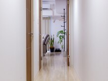 アイリー 眉毛 難波店/眉毛アイブロウサロン　店内写真