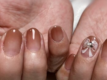 ハニーバニー(HoneyBunny)の写真/仕事や家事・育児で爪を伸ばせなくてもお洒落に◎生活に支障のないシンプルデザインでも上品な指先を演出♪