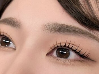 エムピカ(Mpika)の写真/目元の印象は眉で決まる!骨格×理想に合わせた美眉へ◎〈NEW〉話題の【ハリウッドブロウリフト】も♪