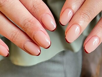 イル(ile)の写真/女性らしさの詰まった指先…仕上がりの美しさと上品で落ち着いたネイル★持ち込みデザインOK！