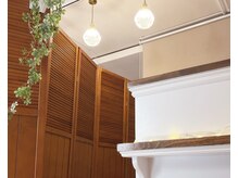 落ち着いた雰囲気の店内です♪調布/まつげパーマ/パリジェンヌ