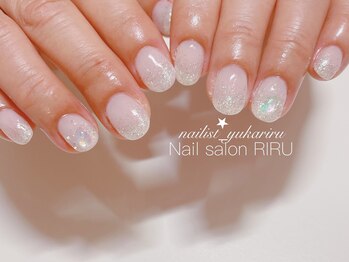 リル(RIRU)/ホワイトキラキラネイル