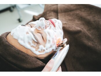 八王子ニキビ研究所/泡炭酸+超音波