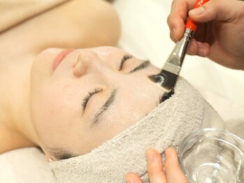 ソウナ(SONA)の写真/SNSで話題のララピールの進化版ダクトピール登場!透明感あふれる韓国白玉肌管理で肌のハリ、弾力UP☆