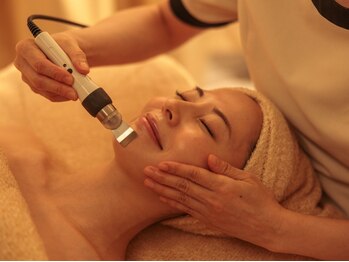 ナチュラルサイエンス直営エステ アクアサロンの写真/古い角質&毛穴の汚れを一掃!透明感溢れる毛穴レス肌へ☆ナチュラルサイエンス直営サロンの肌に優しいケア