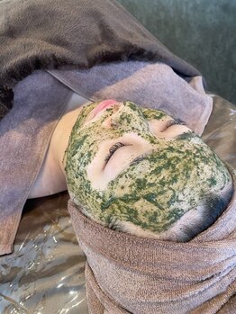 ホワイトアクア 福岡天神店(WHITE AQUA)/ハーブピーリングで肌質改善!