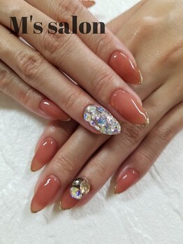 エムズ サロン(M's salon)の写真/《阪急伊丹駅徒歩3分》駅チカ好立地でお仕事終わりにも◎季節やトレンドに合わせたデザインお任せください*