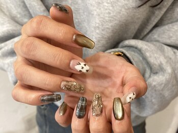 コダサンマルハチ(koda 308)/秋のチェックネイル