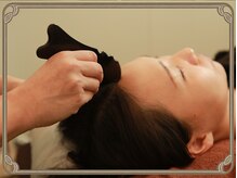 ととのえの雰囲気（こだわりのヘッドスパ。かっさを使用し頭から深く整える。）