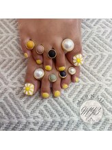 マイビーネイル(MYB NAIL)/ぷっくりフラワーフットネイル