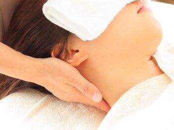 カオノツボ(kaonotubo)/施術風景