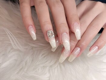 リリー(Liliy)/ビジューネイル