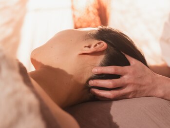 ルアナ(relaxation Luana)/トリムヘッド 後頭部の施術