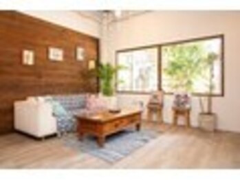 アイラッシュサロン フロウ(Froh)/広い店内は大人の癒され空間♪