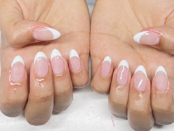 ヘブンビューティー(HEAVEN Beauty)の写真/《500色以上のカラーから選べる!!》シンプルでも指先を彩るネイルを★丁寧な施術で爪に優しく、モチも◎