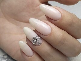 ワンカラー＋ジュエリーパーツ