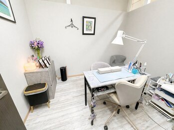 クール(coeur)の写真/ドラッグストア3階の隠れ家サロン◎歴27年のネイリスト、贅沢な完全個室のプライベート空間で♪