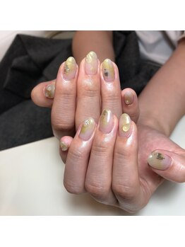 ネイルルーム オルポノ(Olupono)/クリア×レモンイエローネイル