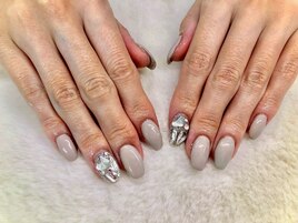 グレージュネイル