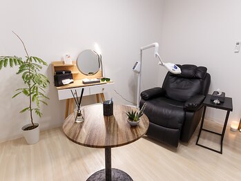 アイリー 眉毛 難波店/眉毛アイブロウサロン　店内写真