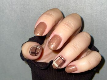 ブラウン チェックネイル