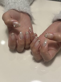 ジェンナ(Jenna)/ヒョウ柄フレンチネイル